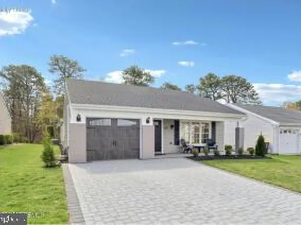 18 Flintshire Ter, Manchester, NJ 08759