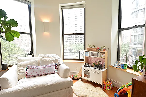 Rented by Keller Williams NYC | media 65