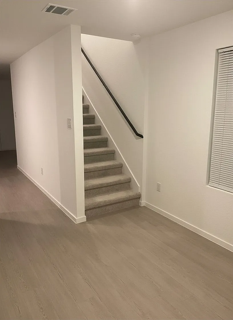 4 bed, 2.5 bath, 2173 sqft, $2,000 — Photo 4