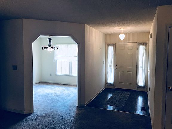 Foyer & Entry to Dining Room