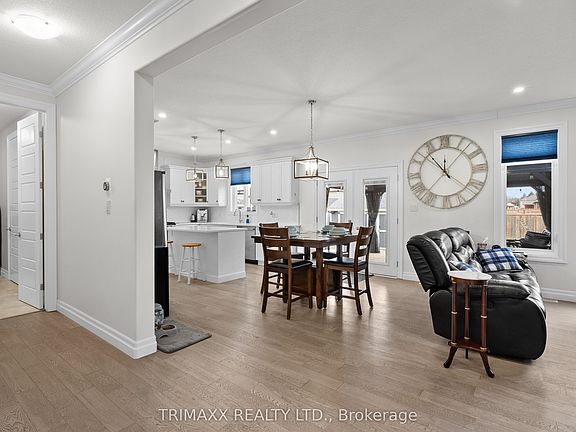 5th image of 31 Thames Springs Cres