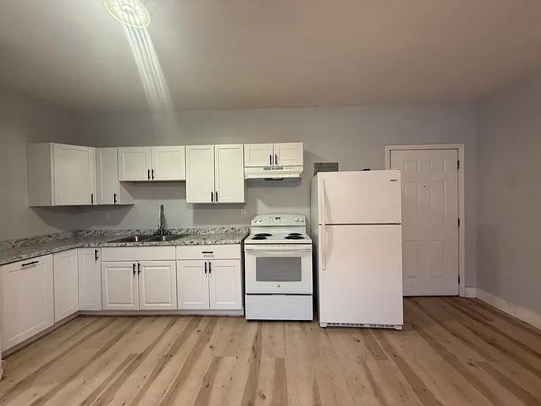 43 Central St #G3 — Photo 8