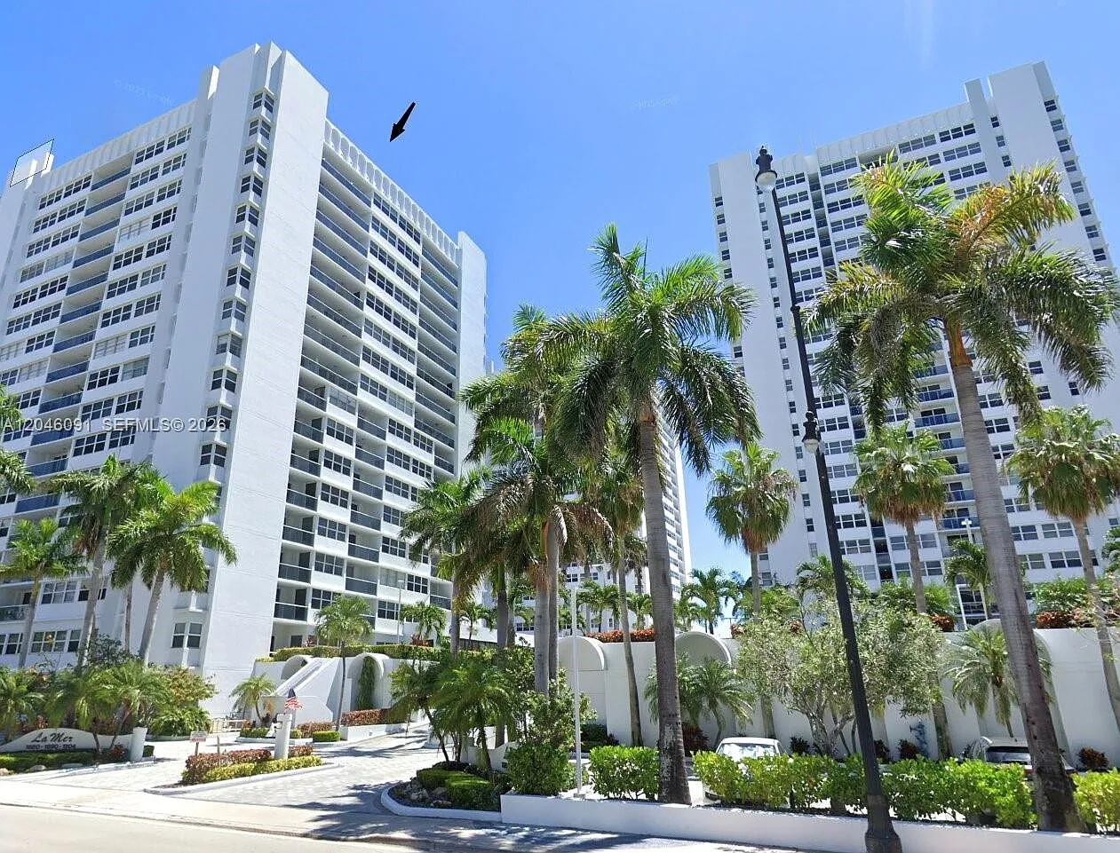 La Mer Estates West Condo — Photo 1