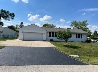 6N188 Clyde Ct, St Charles, IL