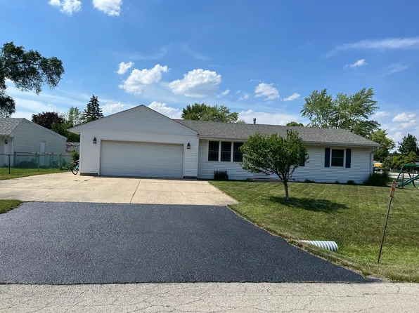 6N188 Clyde Ct, St Charles, IL 60174