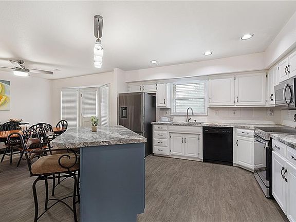 4th image of 14717 S Seminole Dr