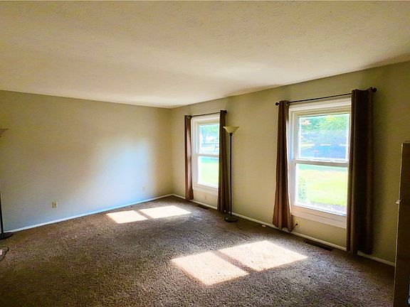 3rd image of 6139 Mills Creek Ln