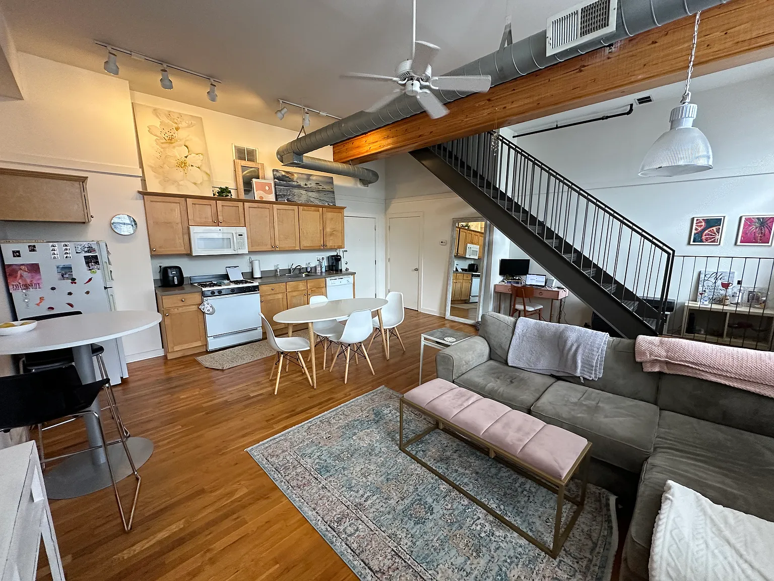 2 bed, 1000 sqft, $3,925 — Photo 3