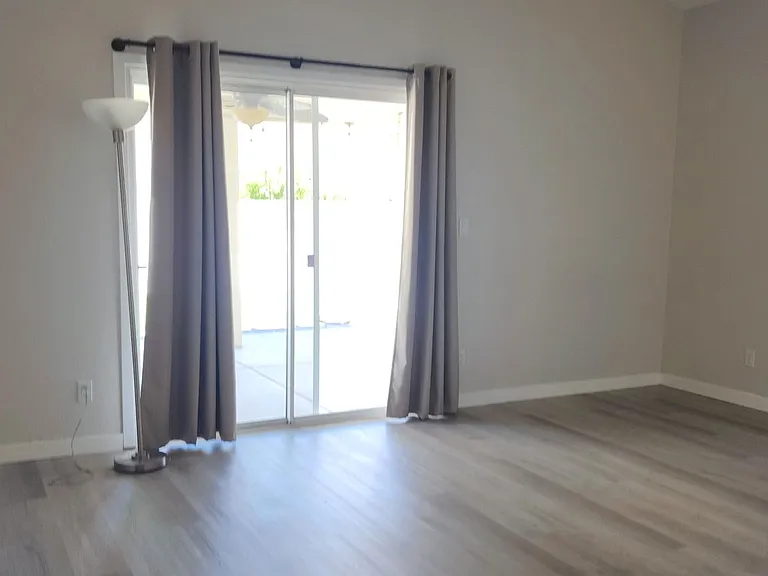 8016 Shorecrest Dr — Photo 3