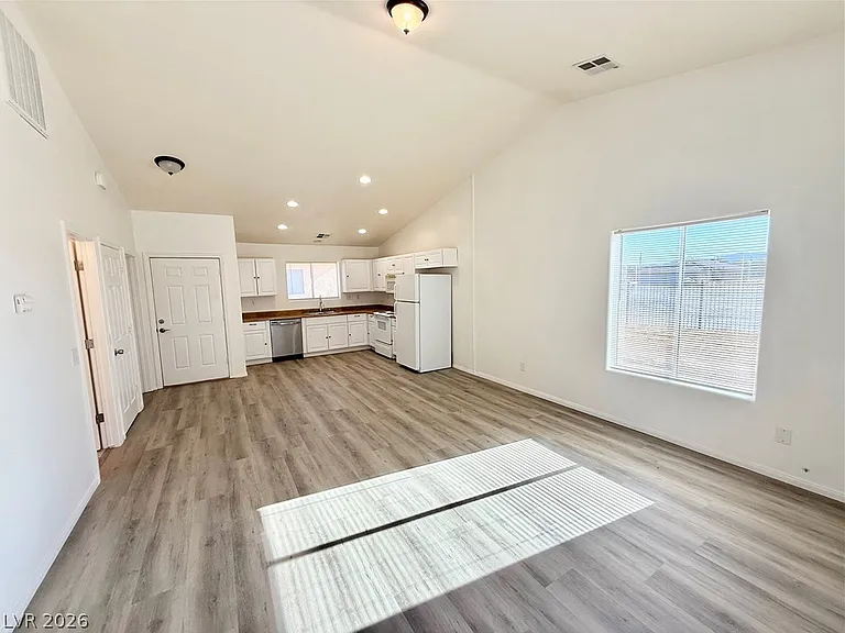 1070 Potro Ave #4 — Photo 3