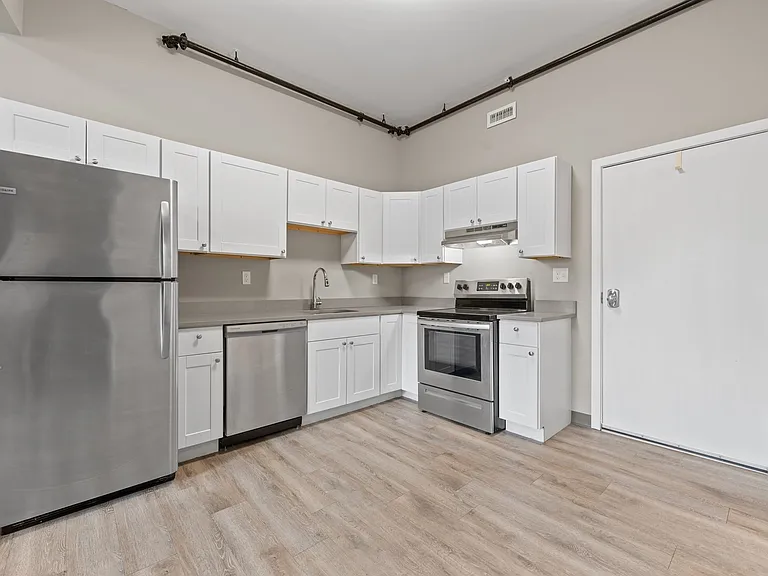 5-7 Pleasant St #303 — Photo 2