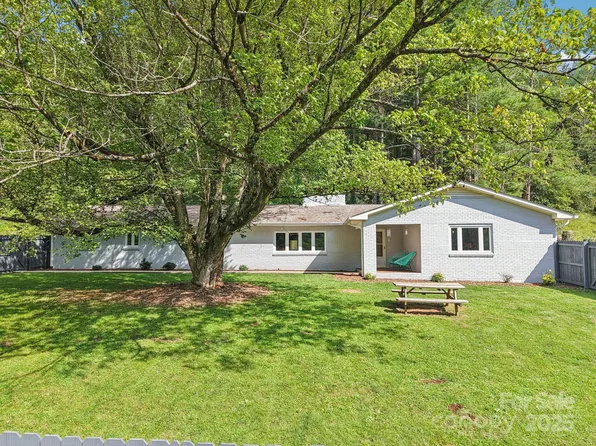 445 Chunns Cove Rd #A, Asheville, NC 28805