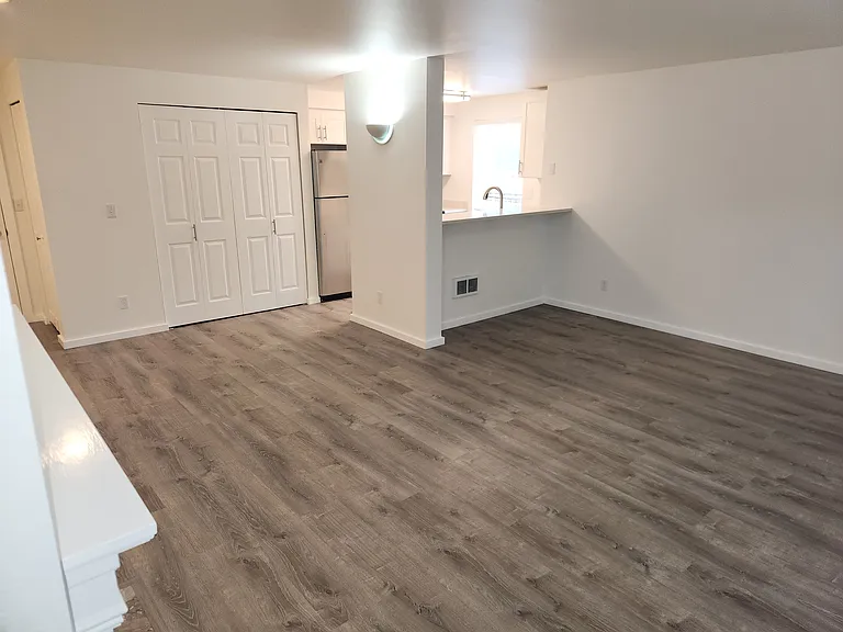 7315 47th Ave SW #101 — Photo 10