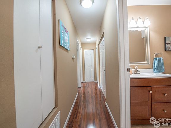 5th image of 9927 NE 144th Lane #806