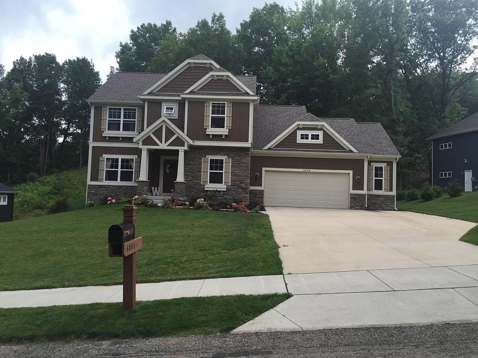 1st image of 4004 Butterfly Ct NE