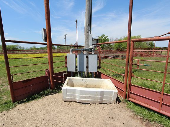 4th image of 172 County Road 12650
