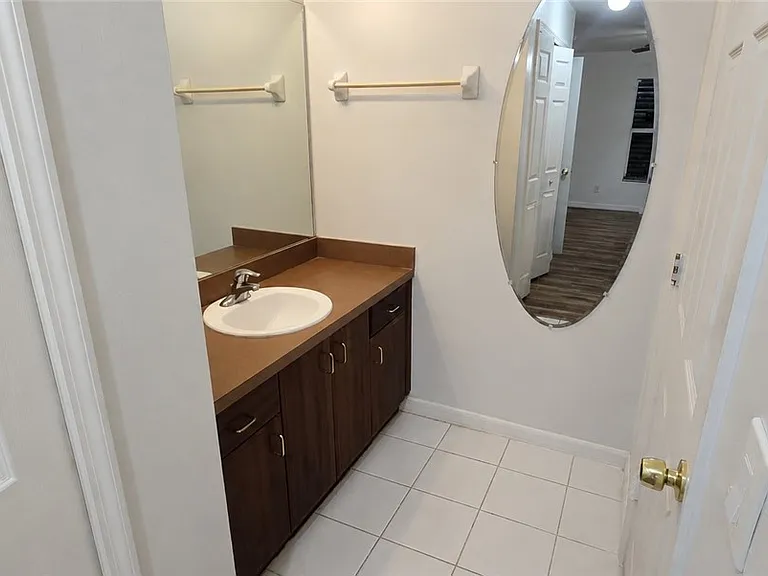 573 Bell Blvd S — Photo 4