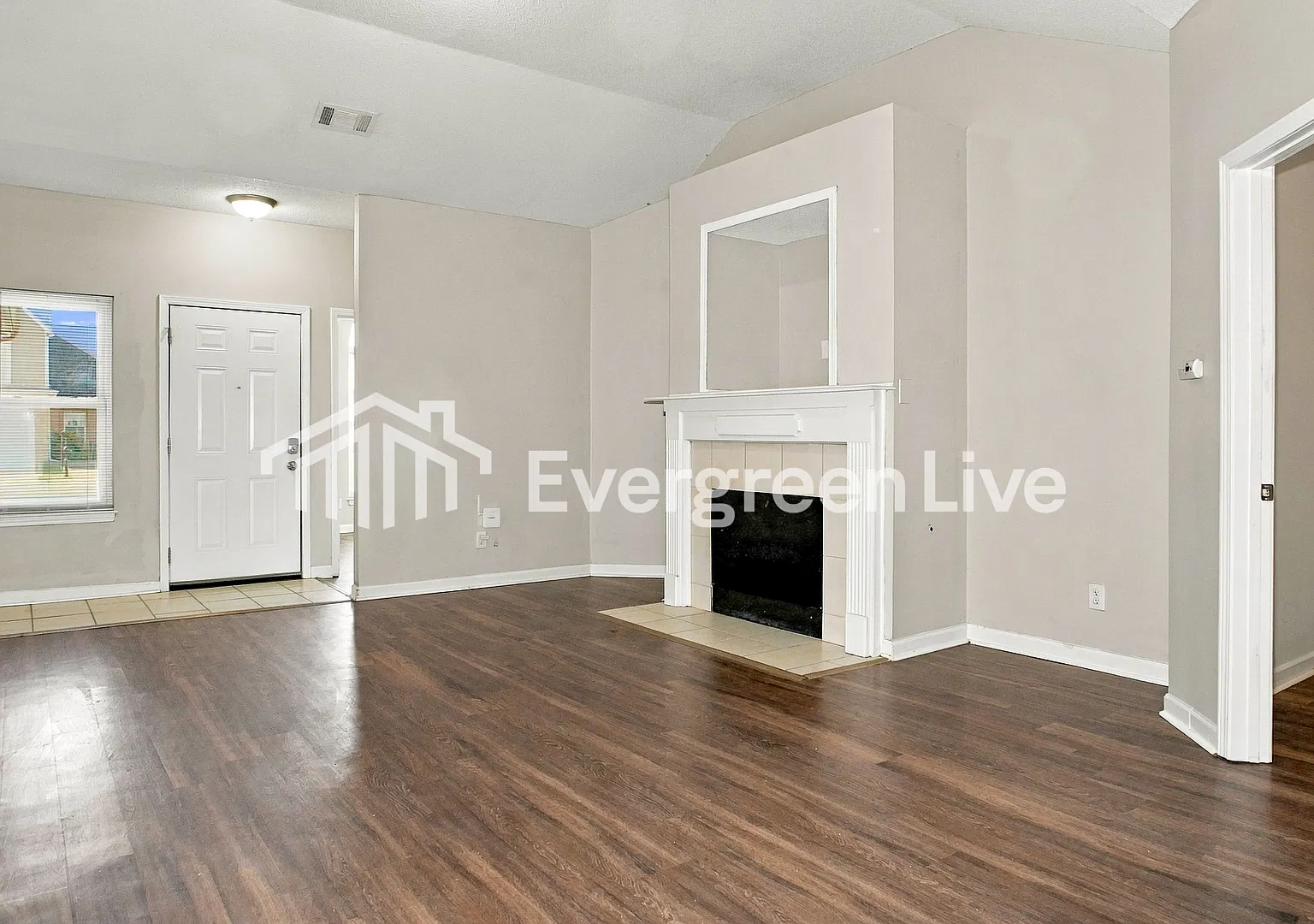 3 bed, 2.0 bath, 1270 sqft, $1,295 — Photo 4