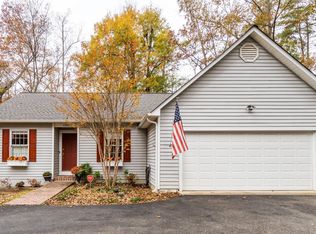 4305 Lakeview Pkwy, Locust Grove, VA 22508