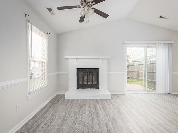 4th image of 213 Stonehall Ct
