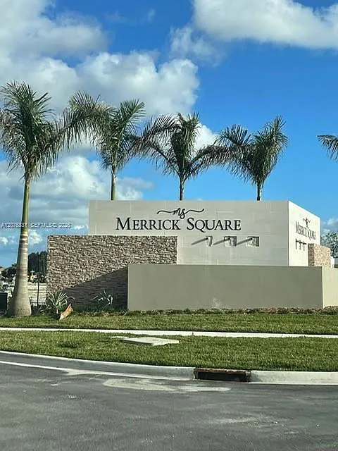 Merrick Square — Photo 2