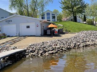 S7694a Lucille Ln, Merrimac, WI 53561