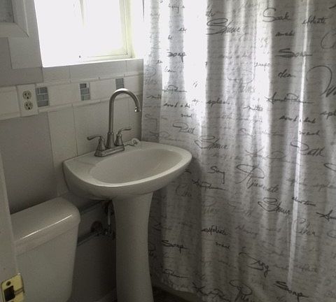 small bathroom full size tub