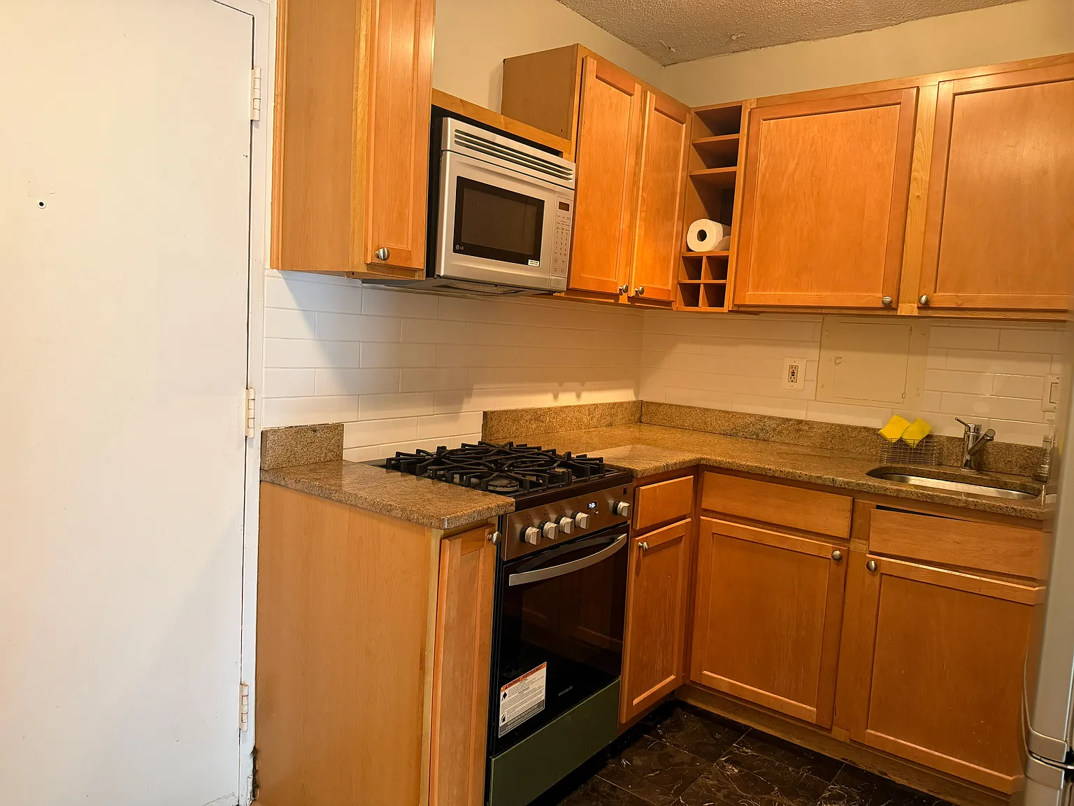 1 bed, 565 sqft, $1,850 — Photo 3
