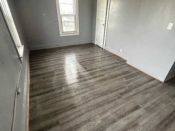 4th image of 325 Harrison St Unit B