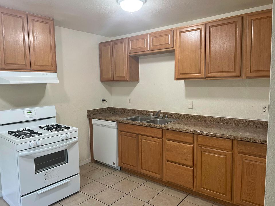1st image of 137 Wilbur Ave #15