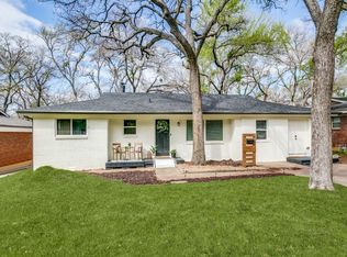 708 Oakwood Dr, Euless, TX 76040