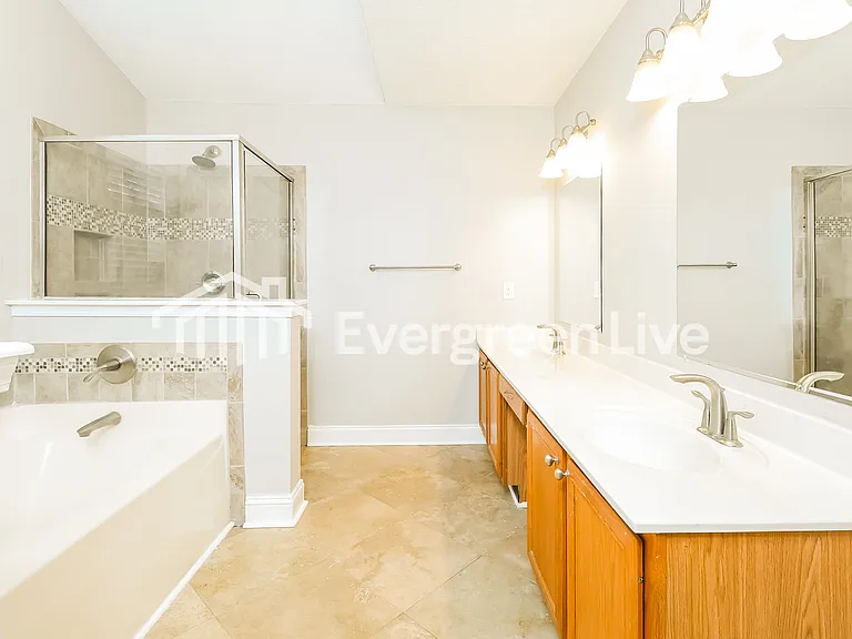 14801 Ashlight Dr — Photo 9
