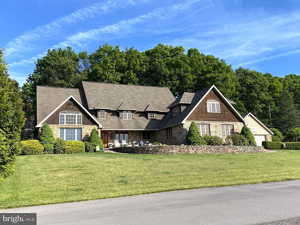 1st image of 206 Pinecrest Dr