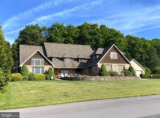206 Pinecrest Dr, Frostburg, MD 21532