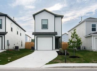 42 Trinity Cir, Lockhart, TX 78644