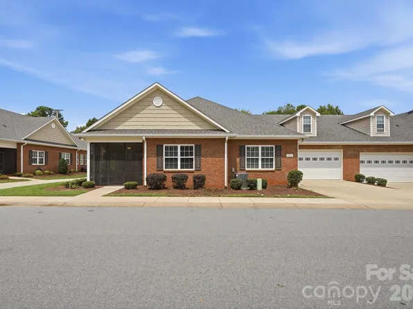 8213 Rainier Dr, Denver, NC 28037