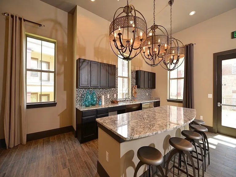 The Lakeshore Apartment Homes — Photo 15