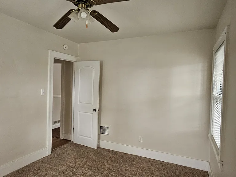 1576 College Ave — Photo 29