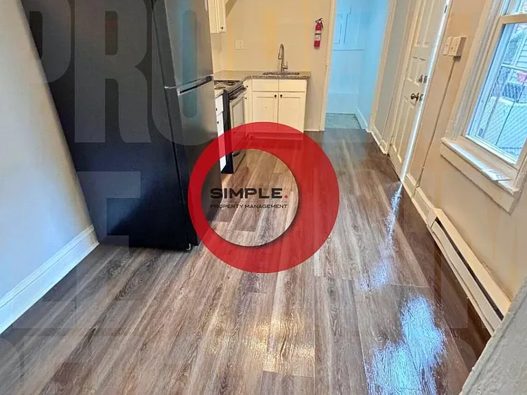 137 Wunder St — Photo 2