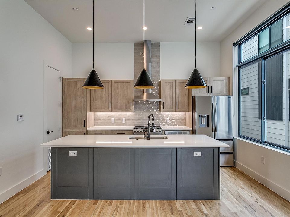 1st image of 5609 Live Oak St #302