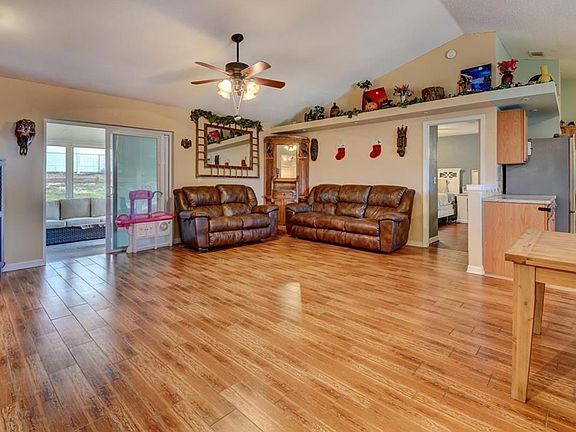 4th image of 2674 Groveland Ave