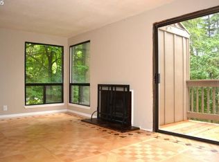 102 Treehill Loop, Eugene, OR 97405