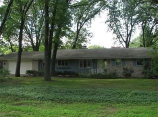 251 Cherokee Trl, Benton Harbor, MI 49022