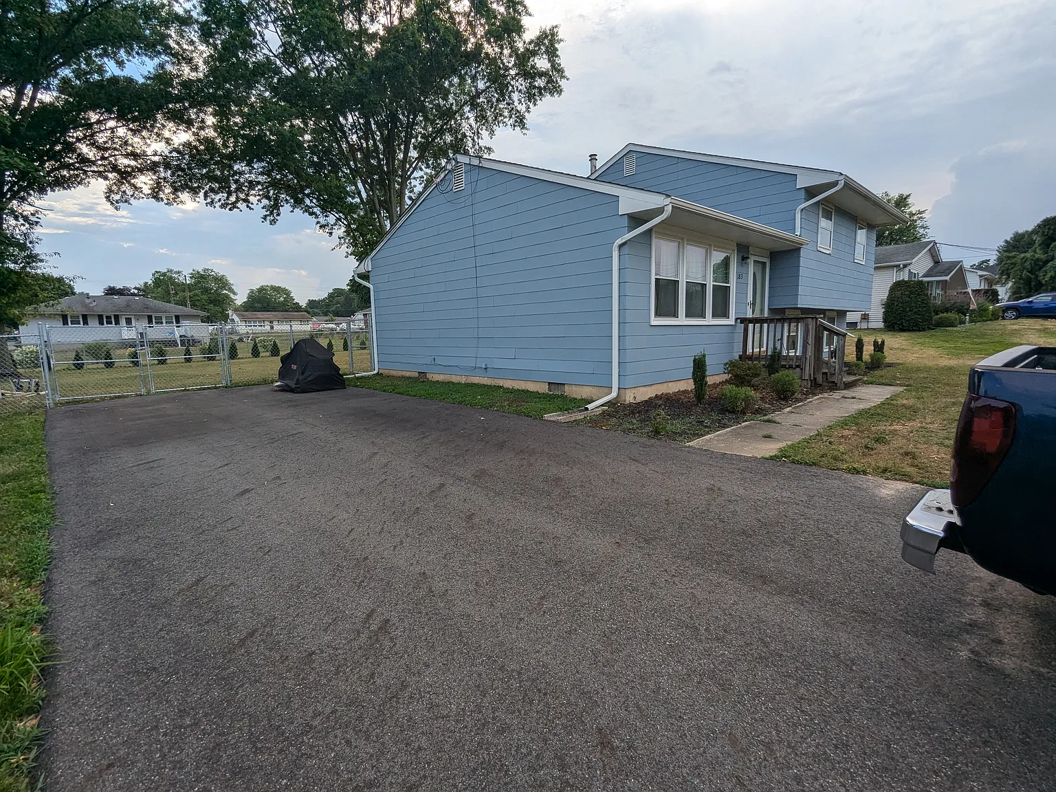 3 bed, 1068 sqft, $2,100 — Photo 2