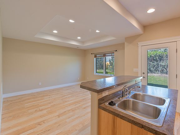 2nd image of 1035 Road Runner St APT 4