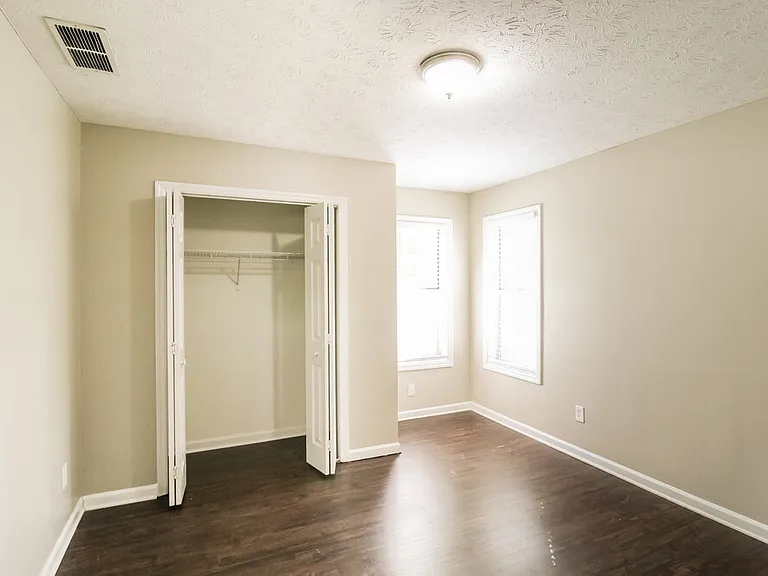 671 Woodstone Rd — Photo 13