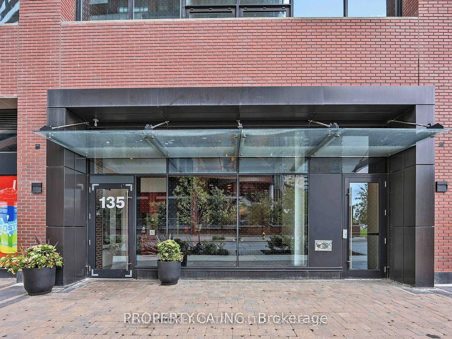 Liberty Market Tower — Photo 2