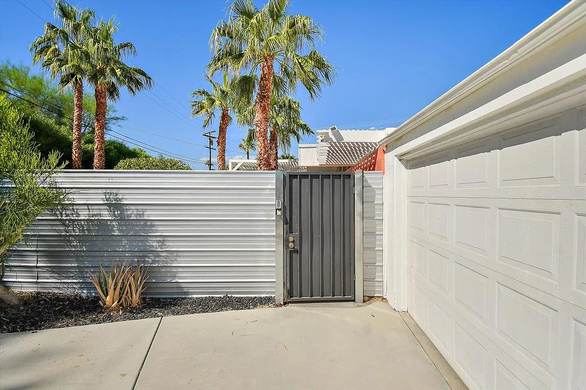 3 bed, 1399 sqft, $4,000 — Photo 4