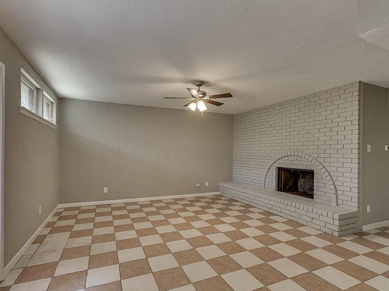 5709 Christie Ln — Photo 5
