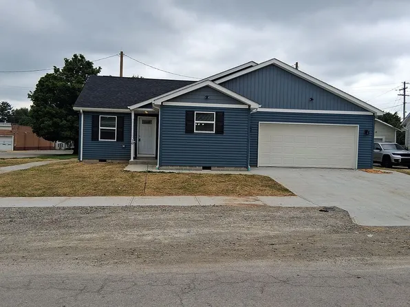 70 Church St, New Vienna, OH 45159